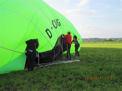 Einhängen der Seile am Kermi Ballon
